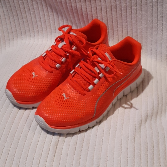 Puma | Shoes | Neon Orange Puma 